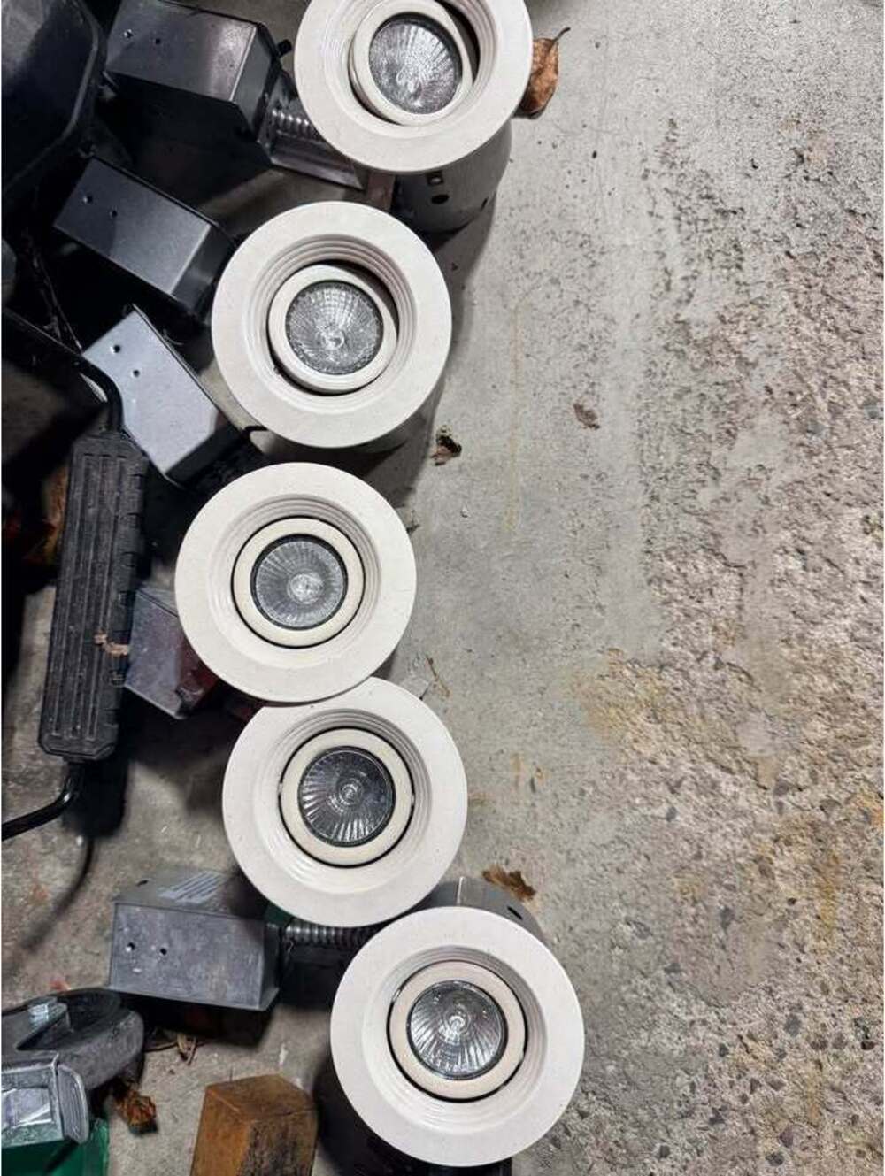 4” LED recessed gimbal light - Lot of 5
